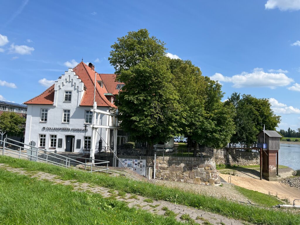 Zollenspieker Ferry House